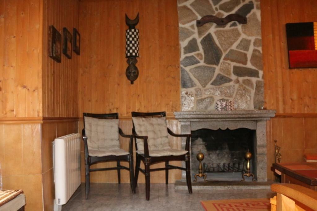 Casa Rural Los 2 Yugos Navaluenga Esterno foto