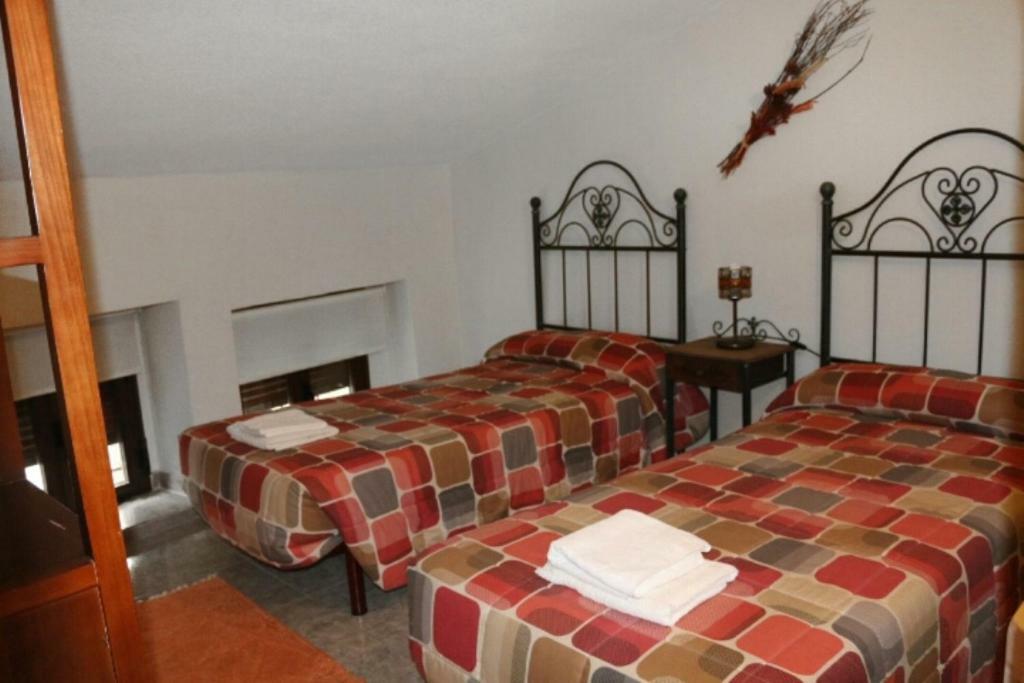 Casa Rural Los 2 Yugos Navaluenga Esterno foto
